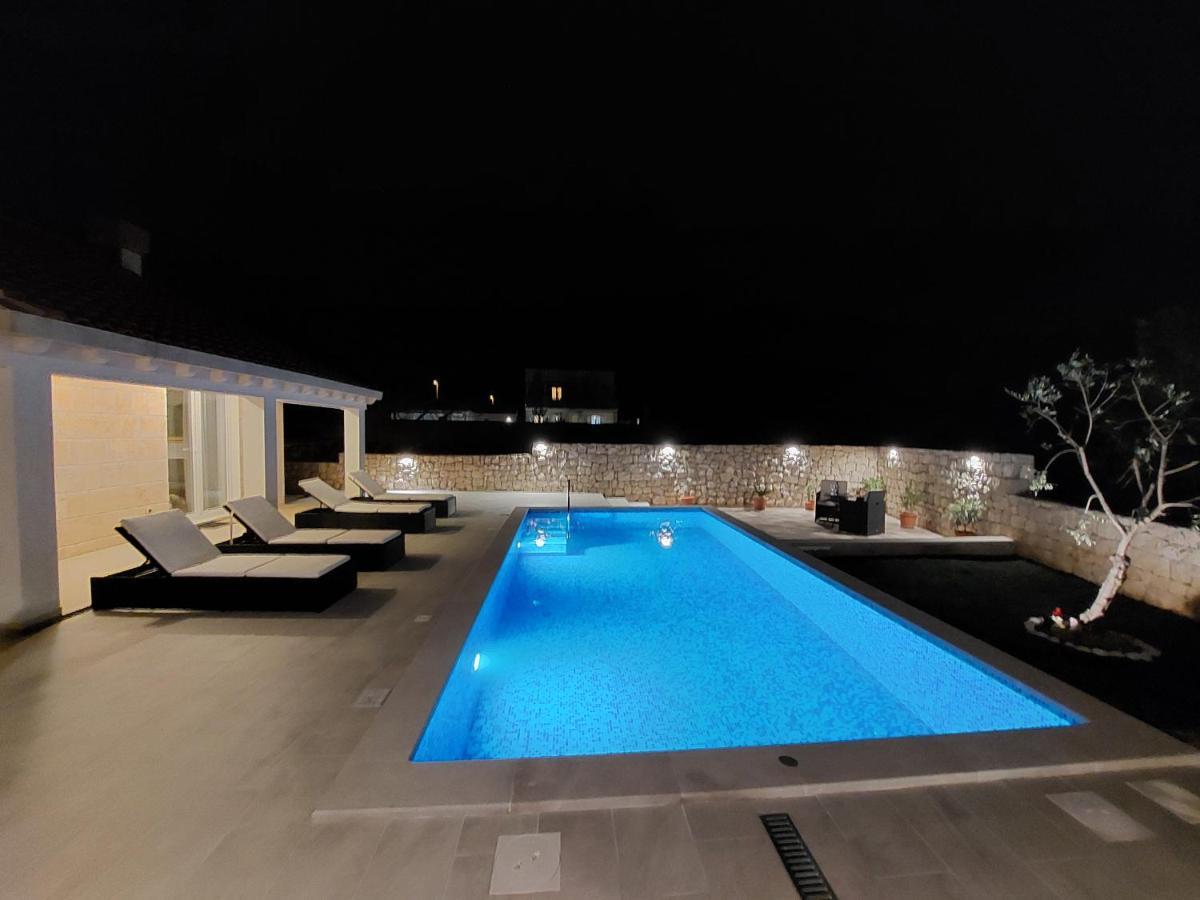 Apartment Holiday Home Doma, Cilipi Near Dubrovnik Exterior foto