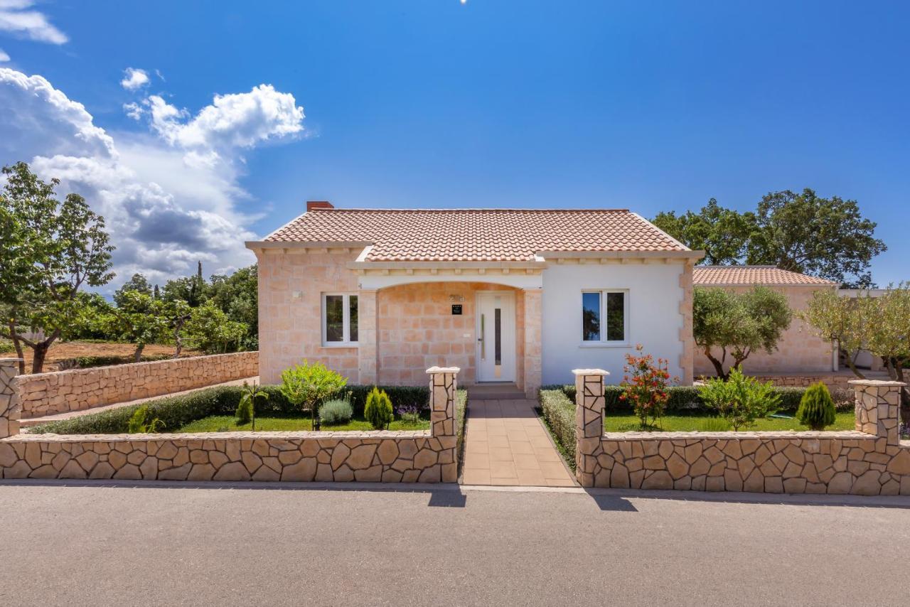 Apartment Holiday Home Doma, Cilipi Near Dubrovnik Exterior foto