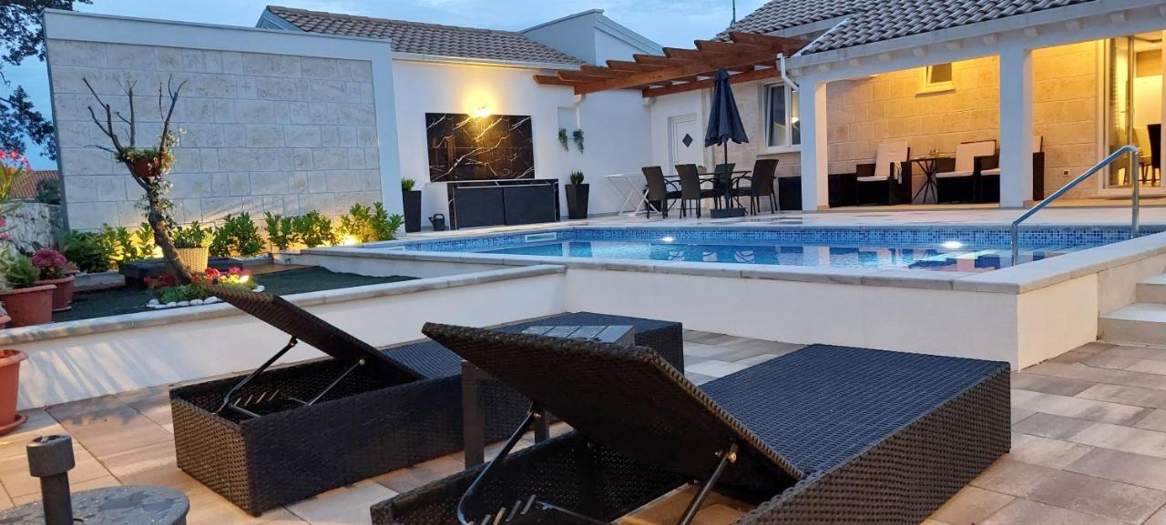 Apartment Holiday Home Doma, Cilipi Near Dubrovnik Exterior foto